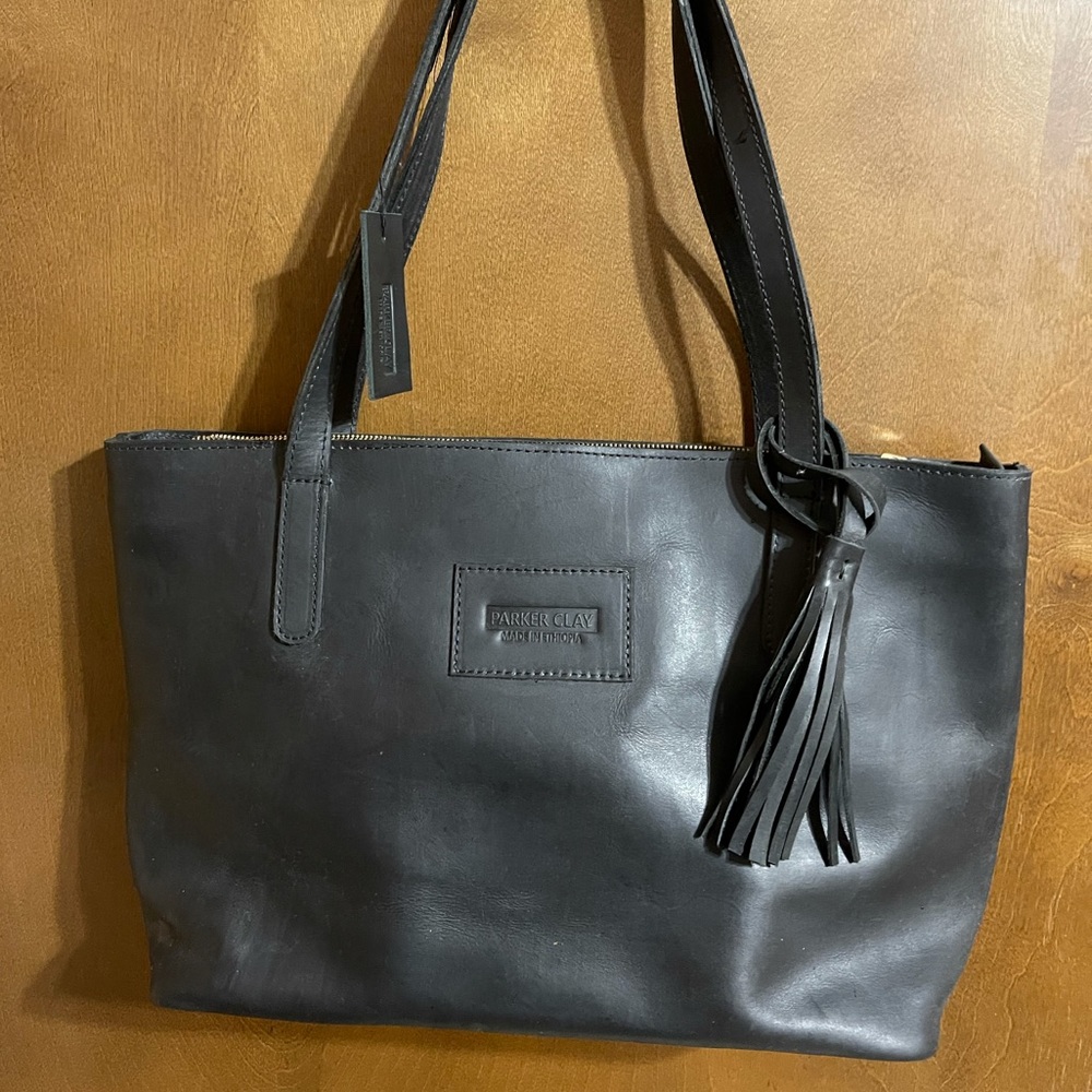 NWT Parker Clay Eden Carryall Black w/Gold Accents